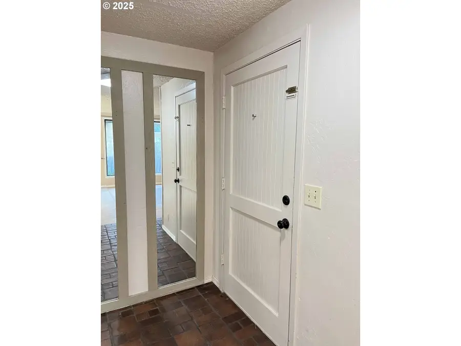 2215 24th St, Florence, OR 97439 - Image #3