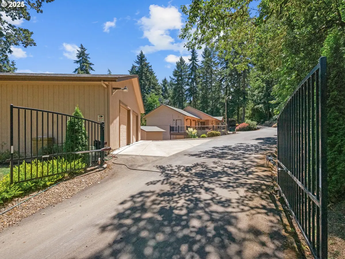 29530 Hodsdonsdale Ln, Eugene, OR 97402 - Image #1