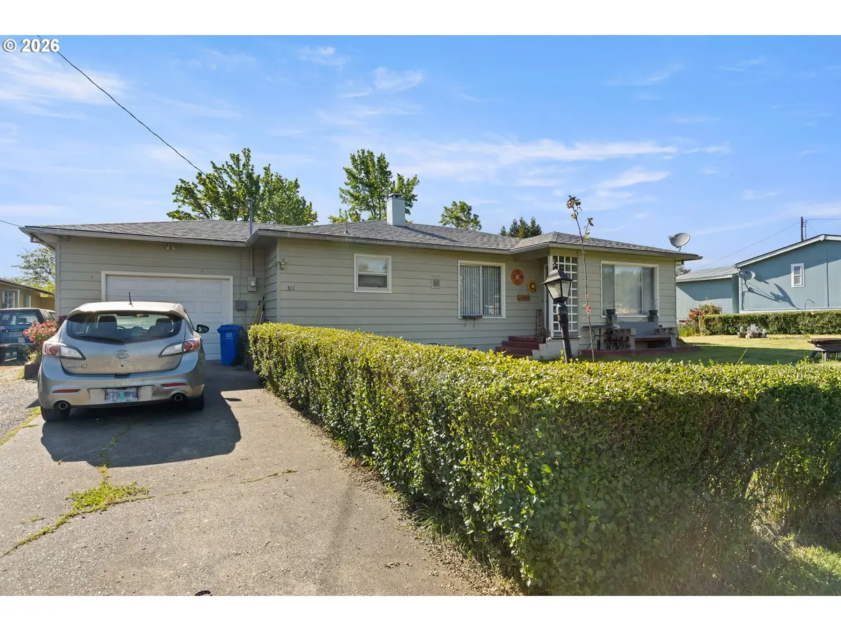 311 SE Grape Ave, Winston, OR 97496 - #1
