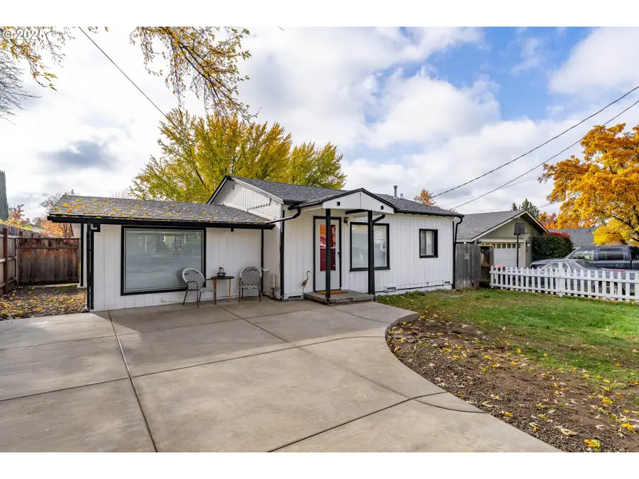 2080 College Way, Medford, OR 97504 - Image #2