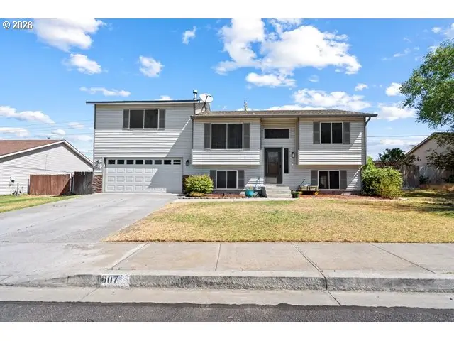 607 E Autumn Ave, Hermiston, OR 97838 - #3