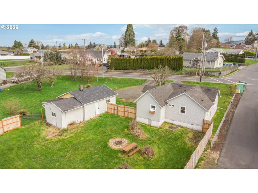 3007 Columbia Heights Rd, Longview, WA 98632 - #2