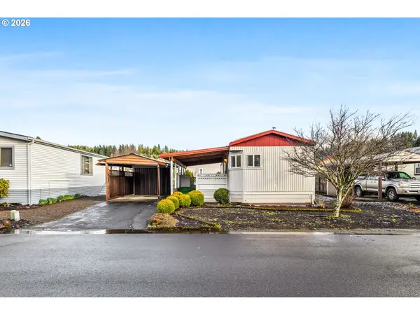 1307 S Water St, Silverton, OR 97381