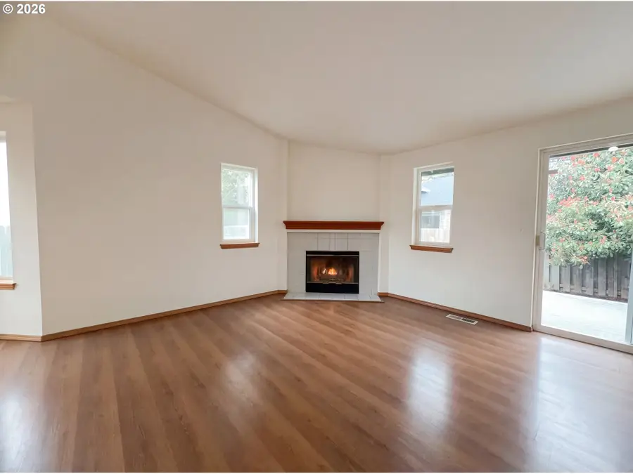 8641 NE Windstone St, Beaverton, OR 97006 - #3