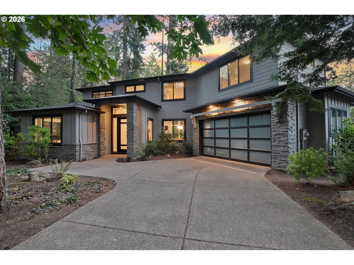 16200 Waluga Dr, Lake Oswego, OR 97035 - #1