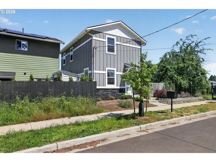 211 Ethel St, Oregon City, OR 97045 - #2