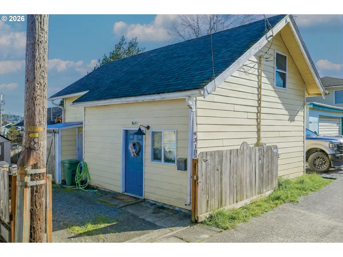 931 S 4th St, Coos Bay, OR 97420 - #1