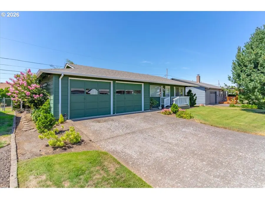 1465 Thompson Rd, Woodburn, OR 97071 - #3