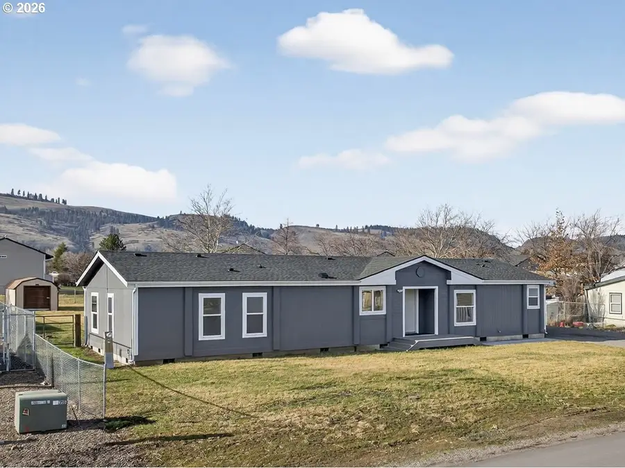 208 16th St, La Grande, OR 97850 - Image #3