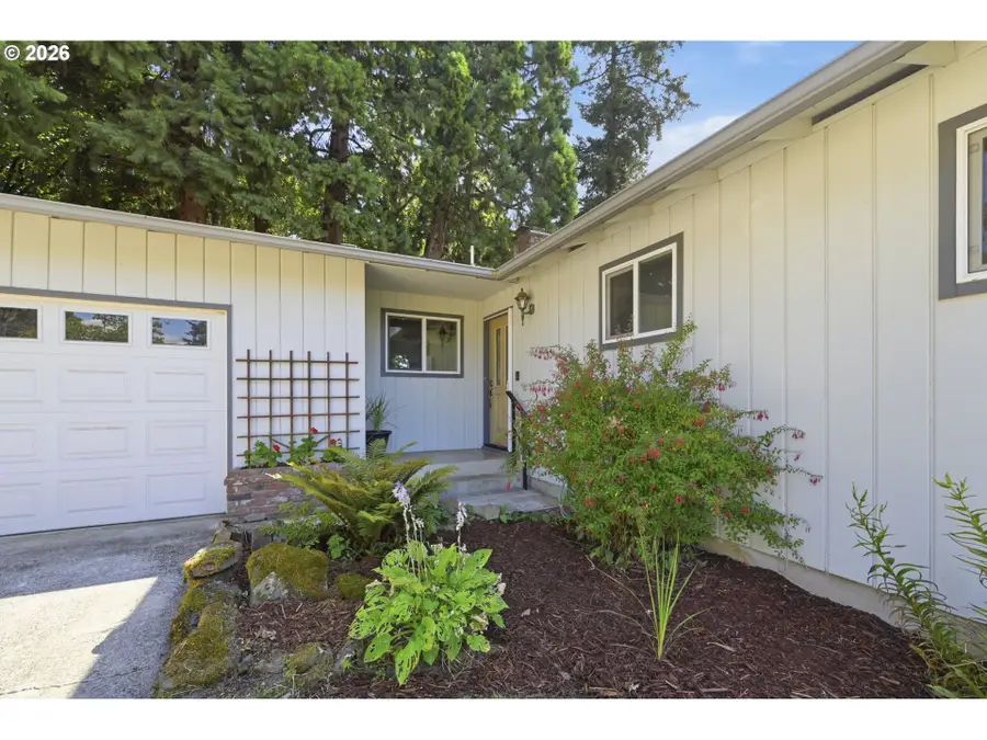 2800 Dahlia Ln, Eugene, OR 97404 - #2