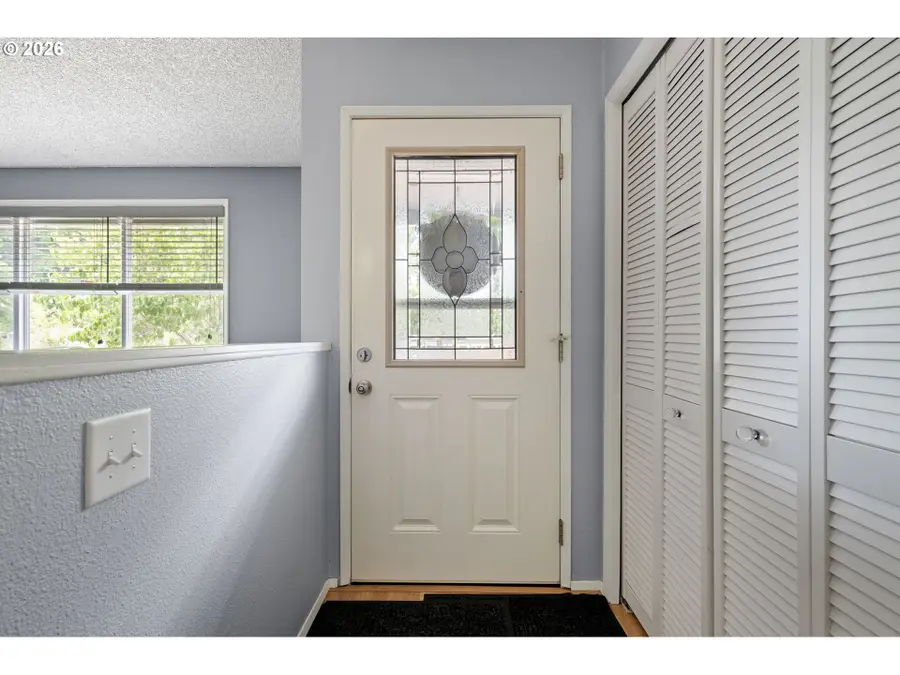 615 Kenmore St, Eugene, OR 97402 - #3