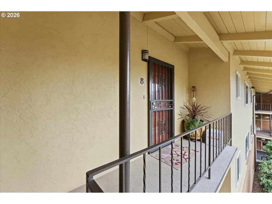 1400 SE Lava Dr #8, Milwaukie, OR 97222 - #3