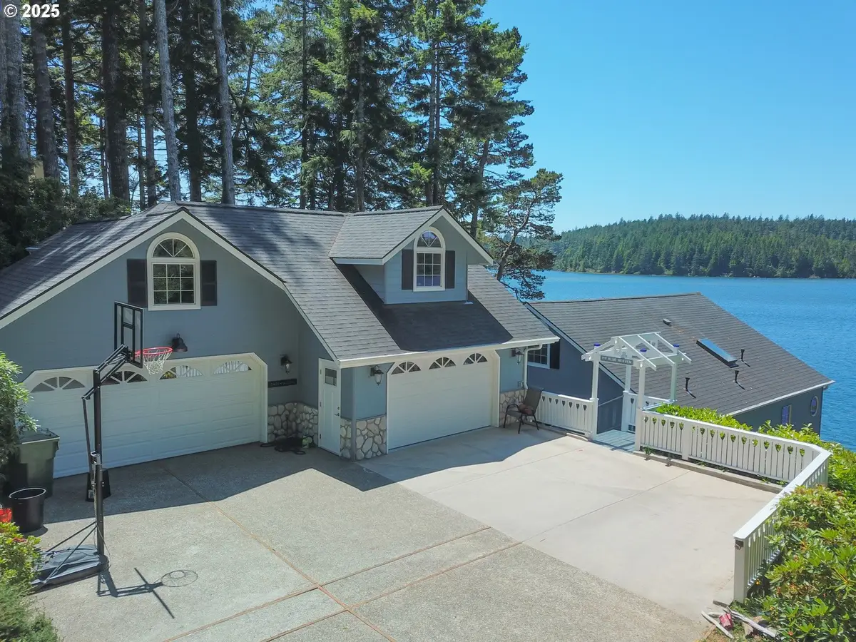 84284 Alder Dr, Florence, OR 97439 - Image #1