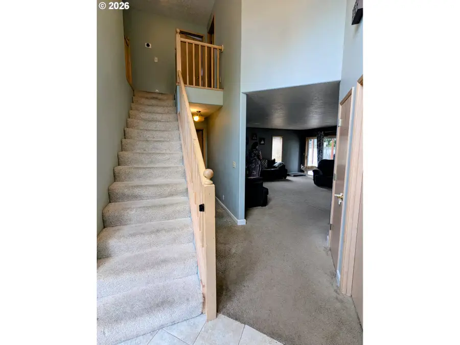 2439 Mulberry Ave, Longview, WA 98632 - #3