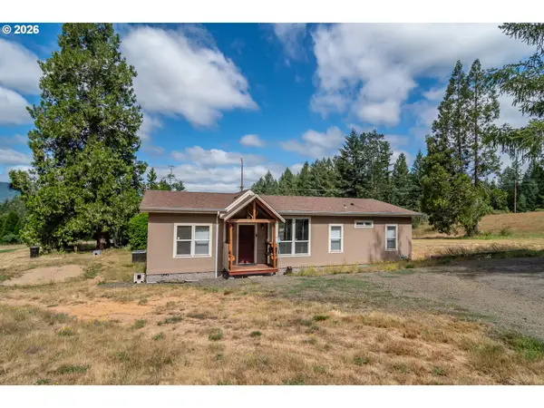 17520 Highway 42, CamasValley, OR 97416