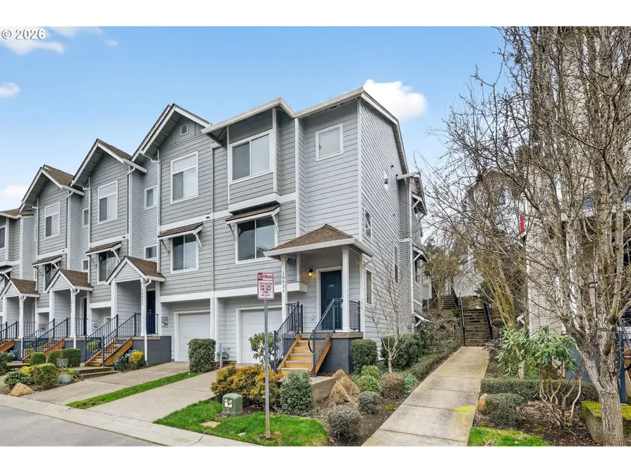 10521 NE Park Ridge Way, Hillsboro, OR 97006 - #2