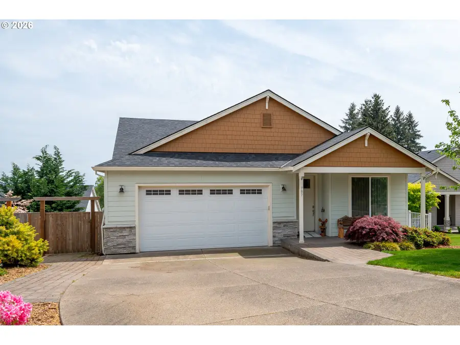787 SW Alder St, Dundee, OR 97115 - #2