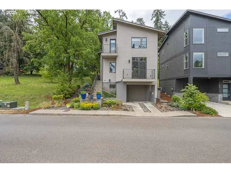 1892 Cousteau Loop Se, Salem, OR 97302 - Image #1