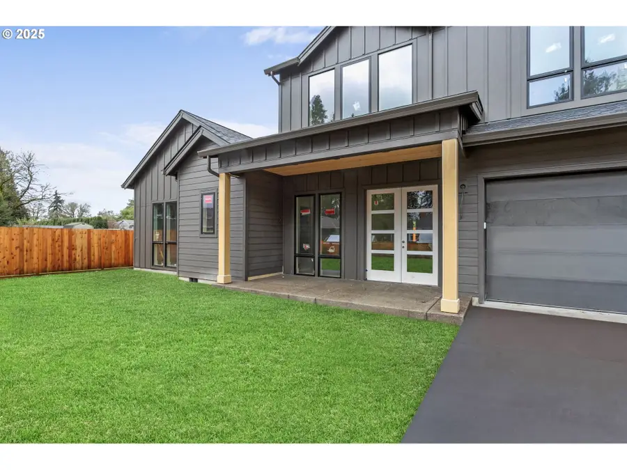 19319 SE River Rd, Milwaukie, OR 97267 - Image #2