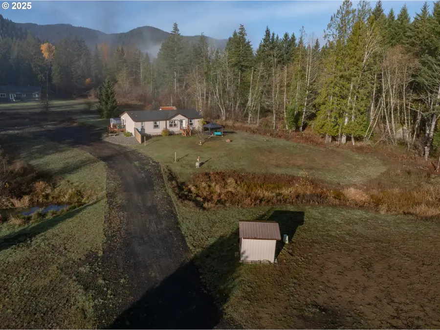 252 Blackledge Rd, Carson, WA 98610 - Image #2