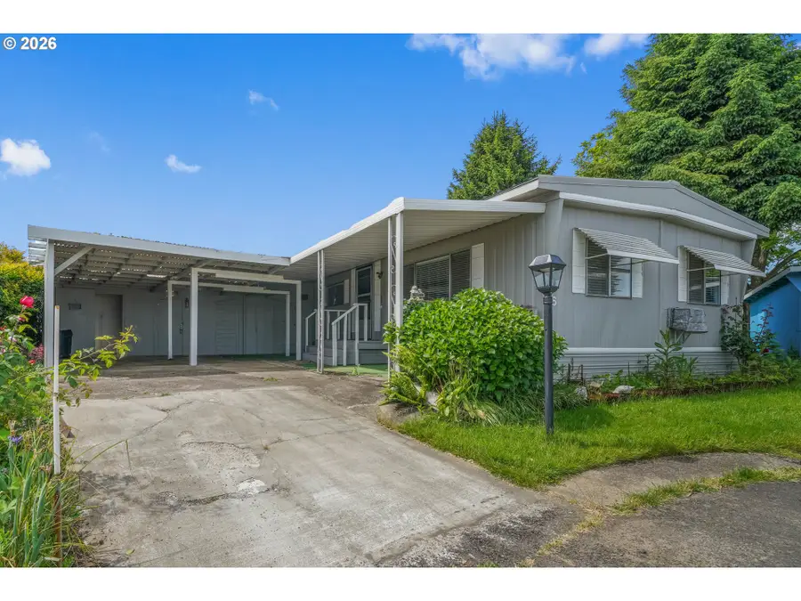 612 N Cascade Dr, Woodburn, OR 97071 - #2