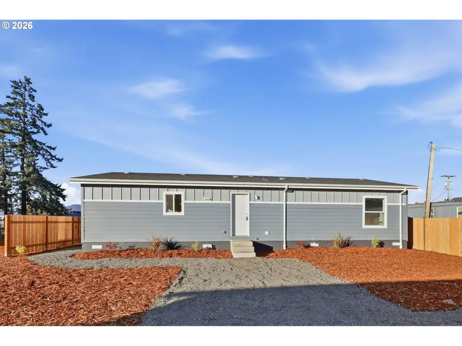1423 31st St, Springfield, OR 97477 - #3