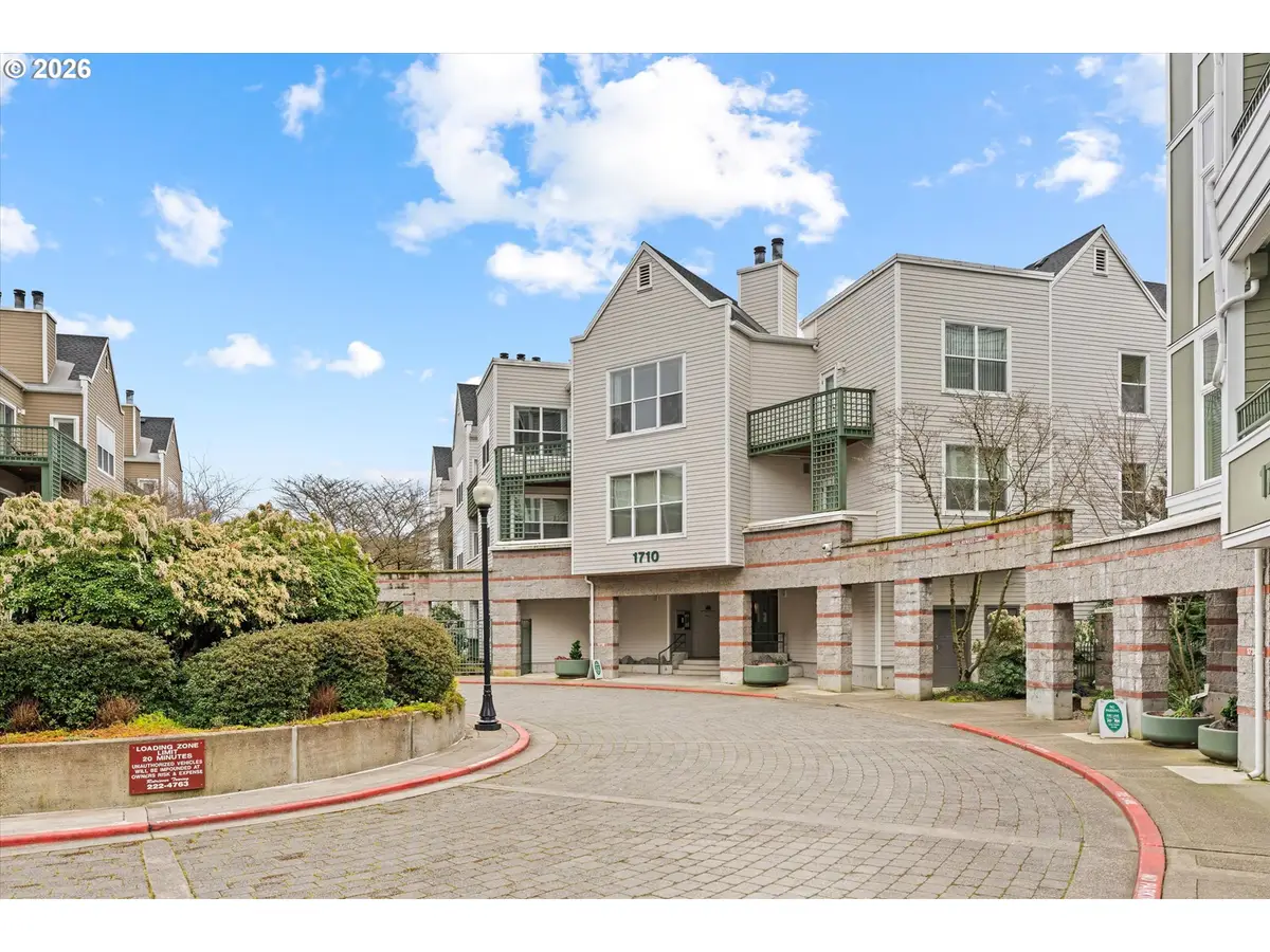1710 S Harbor Way #202, Portland, OR 97201 - Image #1