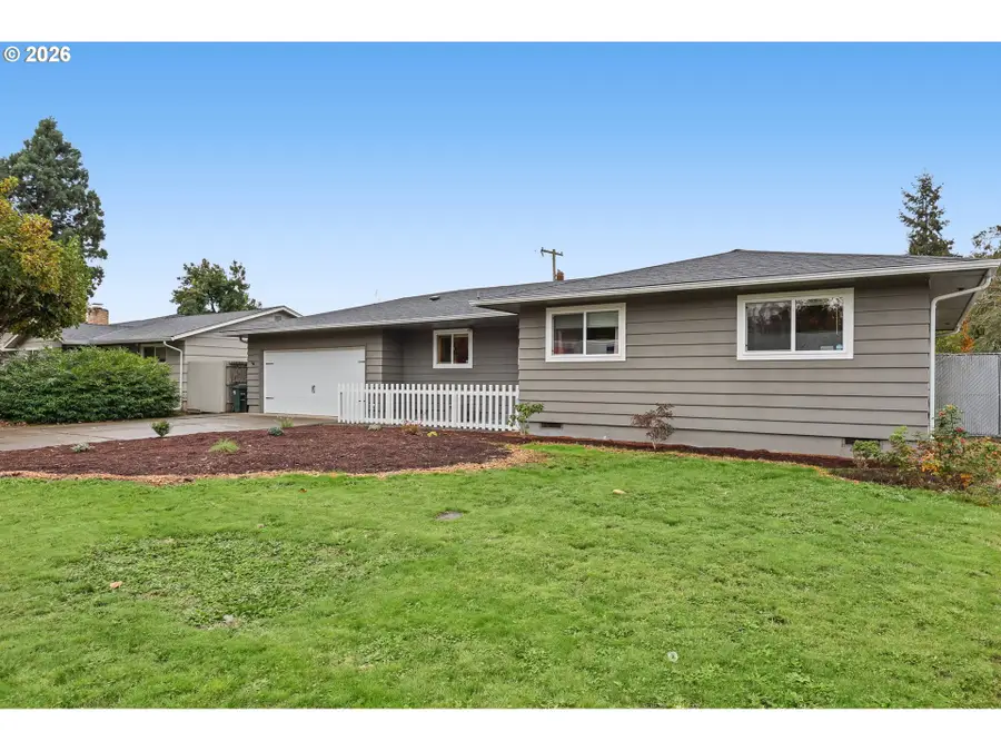 2338 Rose Blossom Dr, Springfield, OR 97477 - #2