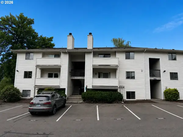 11040 SW Greenburg Rd #206, Portland, OR 97210