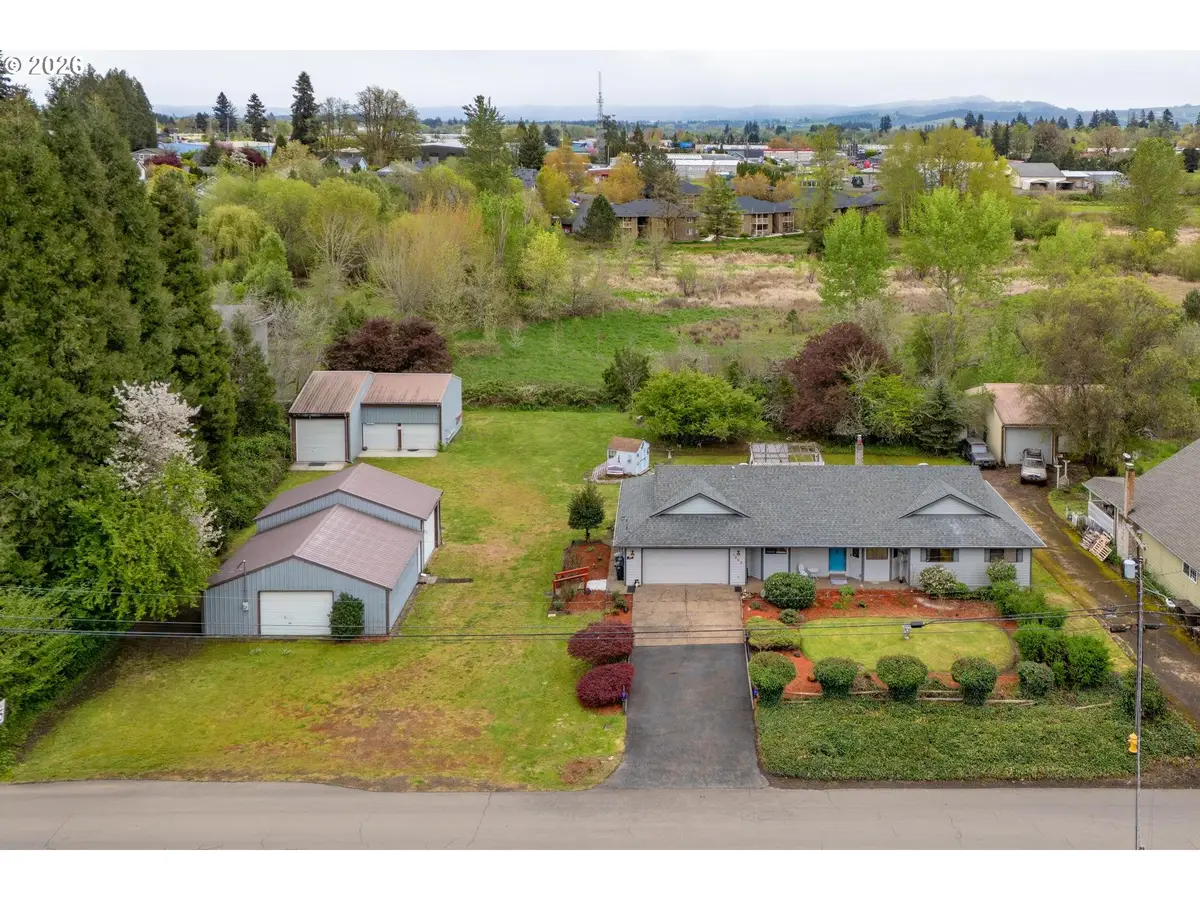 1050 NW Jackson St, Hillsboro, OR 97124 - #1