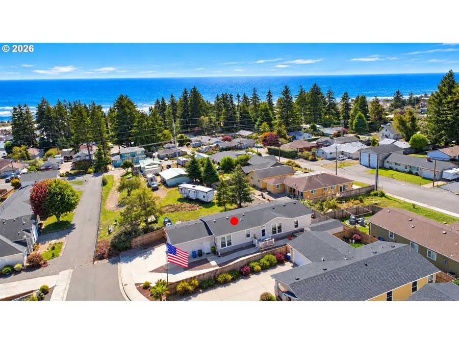 112 Alderwood Ln, Brookings, OR 97415 - #3
