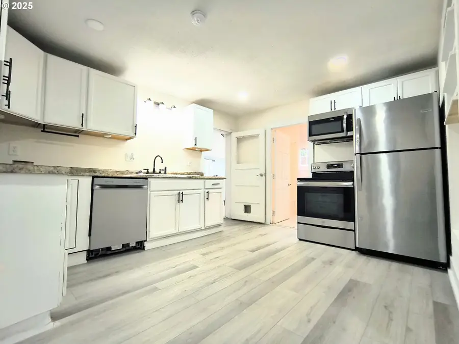 254 N Dean St, Coquille, OR 97423 - #2