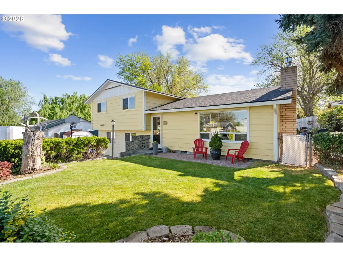 445 SE 7th St, Hermiston, OR 97838 - #1