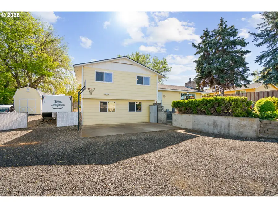 445 SE 7th St, Hermiston, OR 97838 - #3