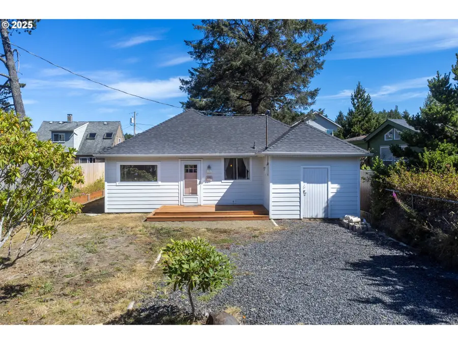 135 Laurel St, Lincoln Beach, OR 97388 - Image #2