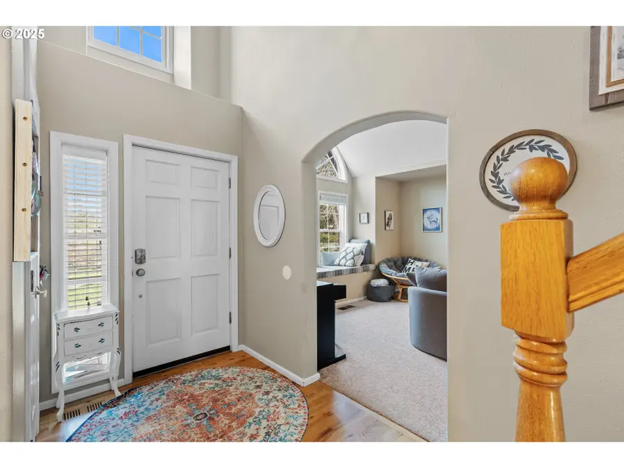 126 Songbird Ct, Roseburg, OR 97470 - Image #2