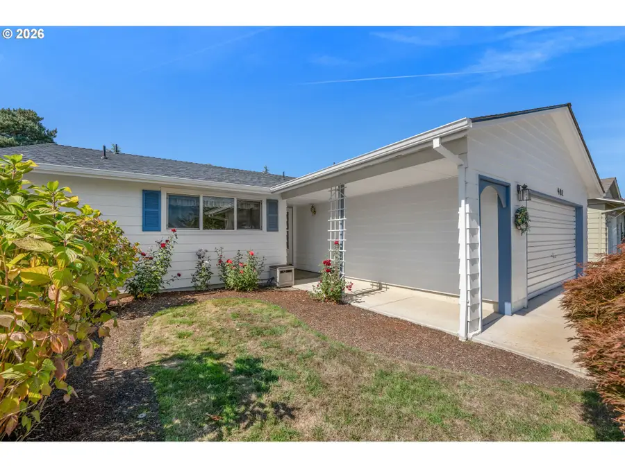 401 S Cascade Dr, Woodburn, OR 97071 - #2