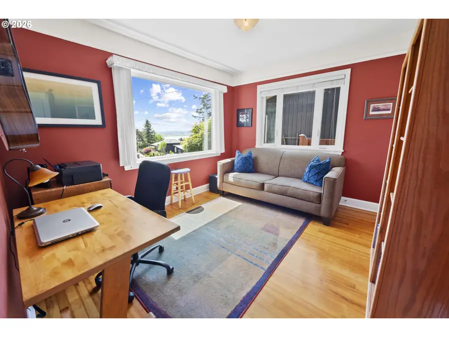 570 W Lexington Ave, Astoria, OR 97103 - #3