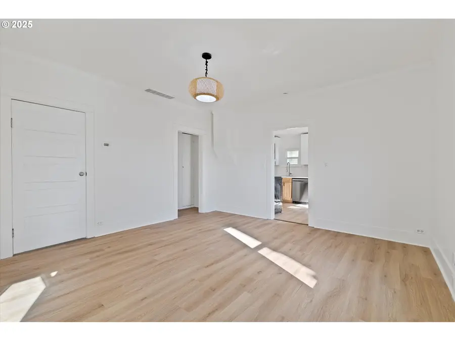 6534 SE 72nd Ave, Portland, OR 97206 - Image #2