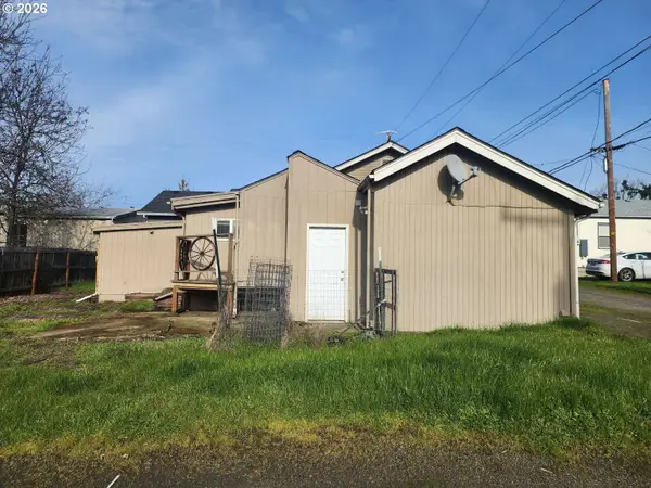 1337 NE Freemont Ave, Roseburg, OR 97470