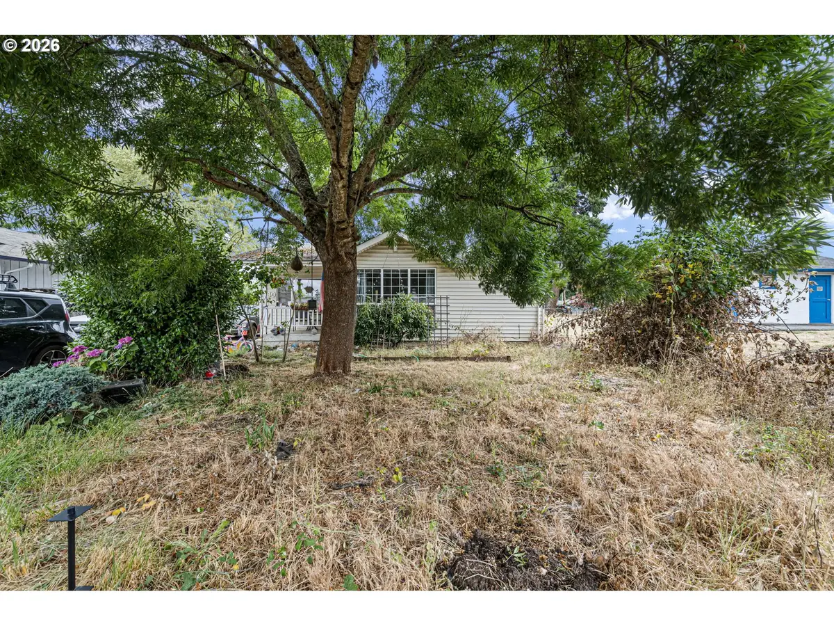 830 Deal St, Junction City, OR 97448 - #1