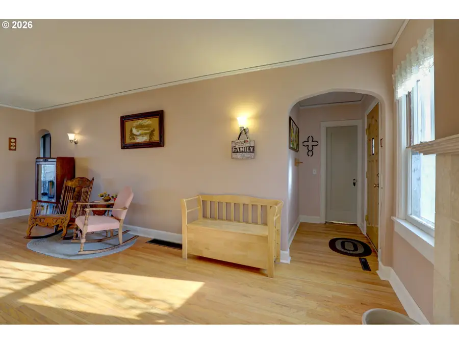 1125 E 8th St, The Dalles, OR 97058 - Image #3