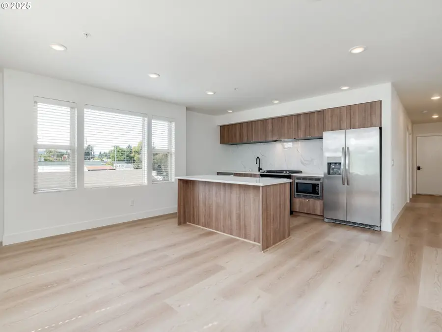 2050 N Killingsworth St #11, Portland, OR 97217 - Image #3