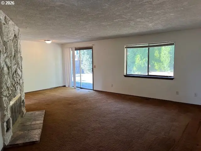 205 E Foothills Dr, Newberg, OR 97132 - #3
