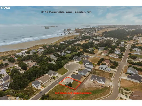 3145 Periwinkle Ln, Bandon, OR 97411