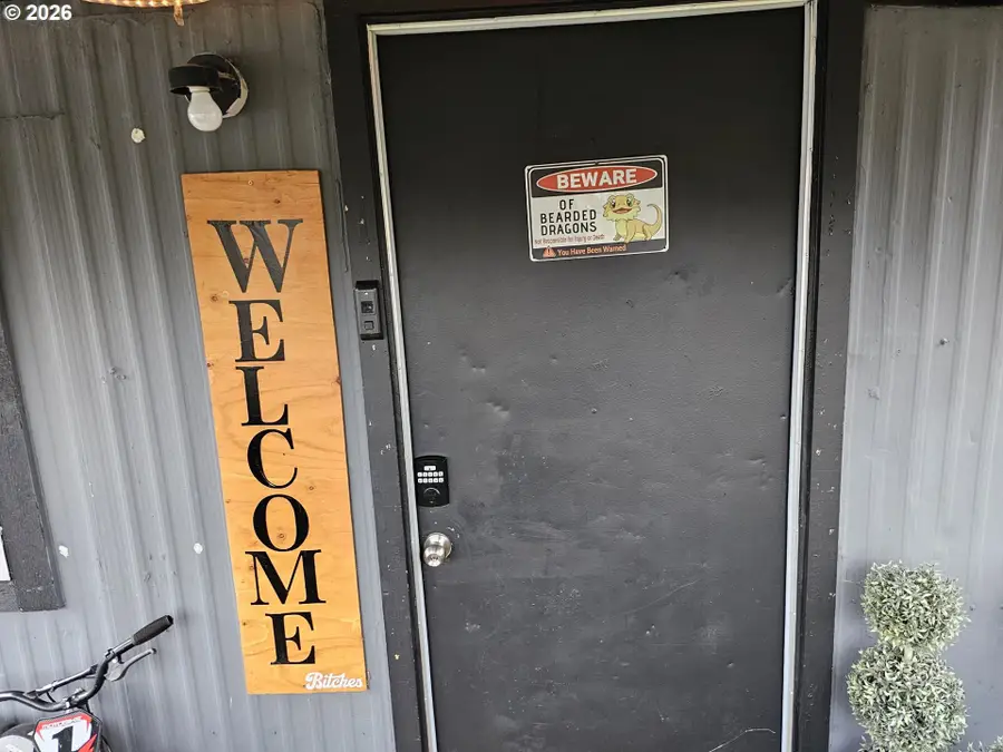 1817 Vine St, Sweet Home, OR 97386 - #2