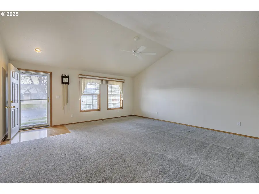 1722 Hartford Dr, Forest Grove, OR 97116 - Image #3