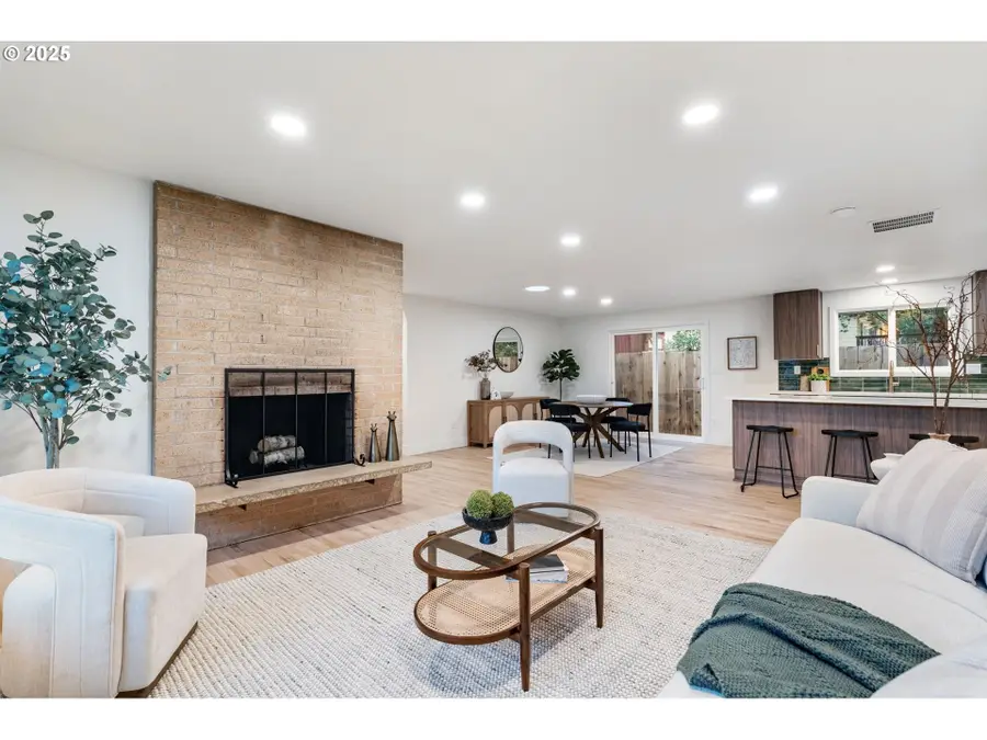 4910 SW Vesta St, Portland, OR 97219 - Image #3