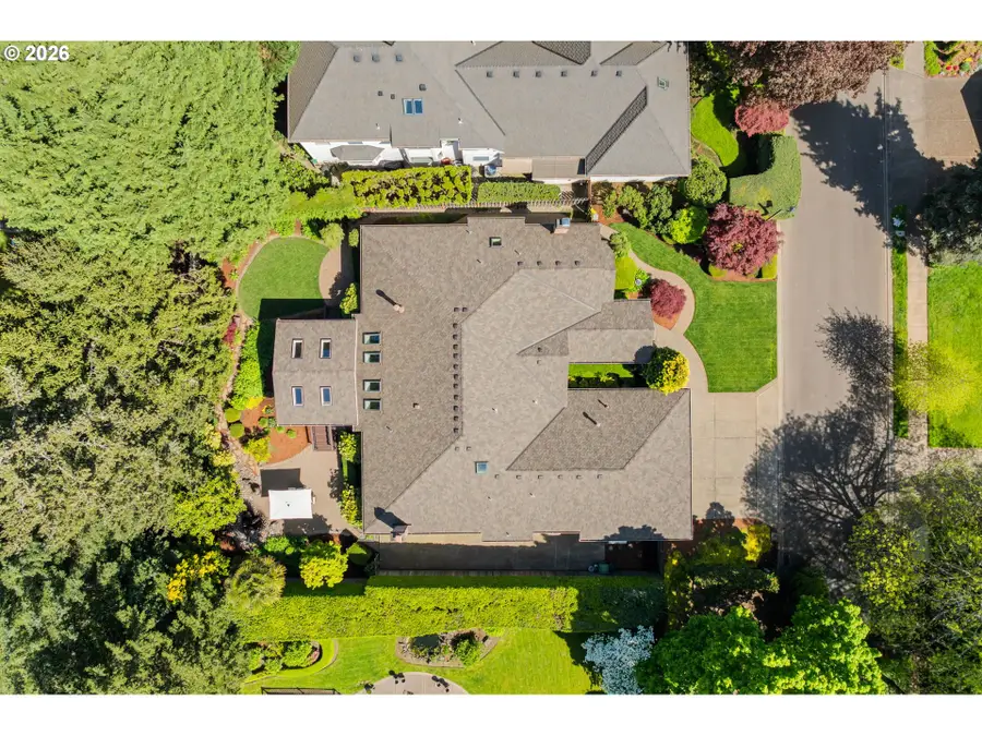 3855 Rivers Edge Dr, Lake Oswego, OR 97034 - #3