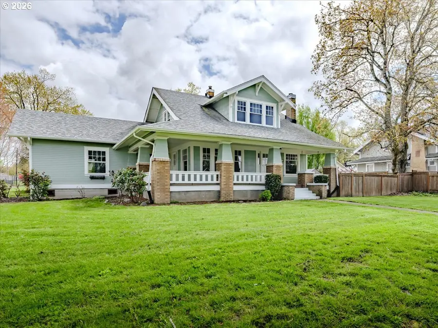 395 N Sheridan St, Mount Angel, OR 97362 - #2